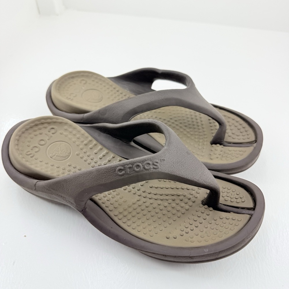 Crocs Athens Flip Flops Women's 6 Khaki Brown Classic Comfort Thong Sandals